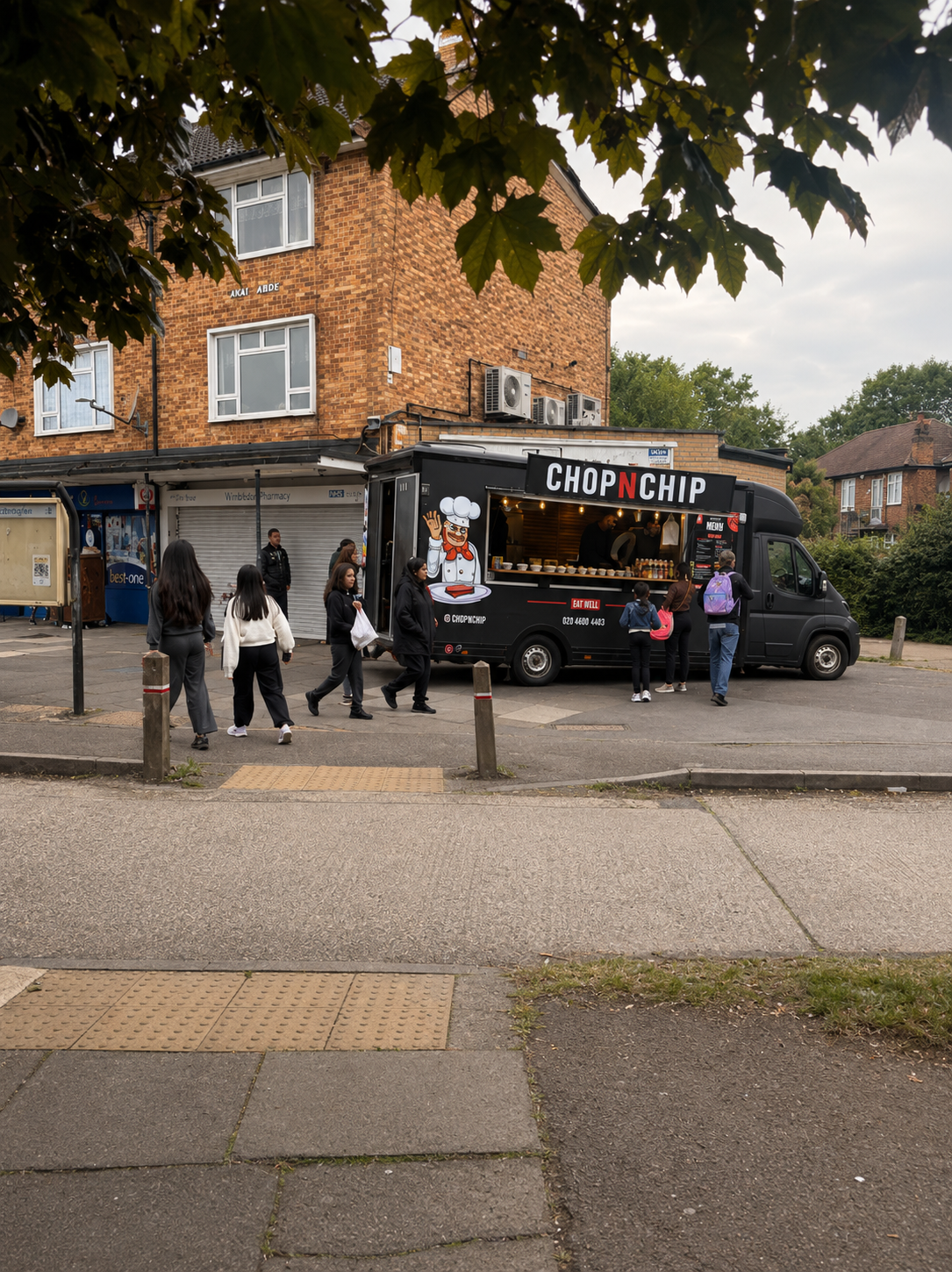 Chop'N'Chip, Hayes